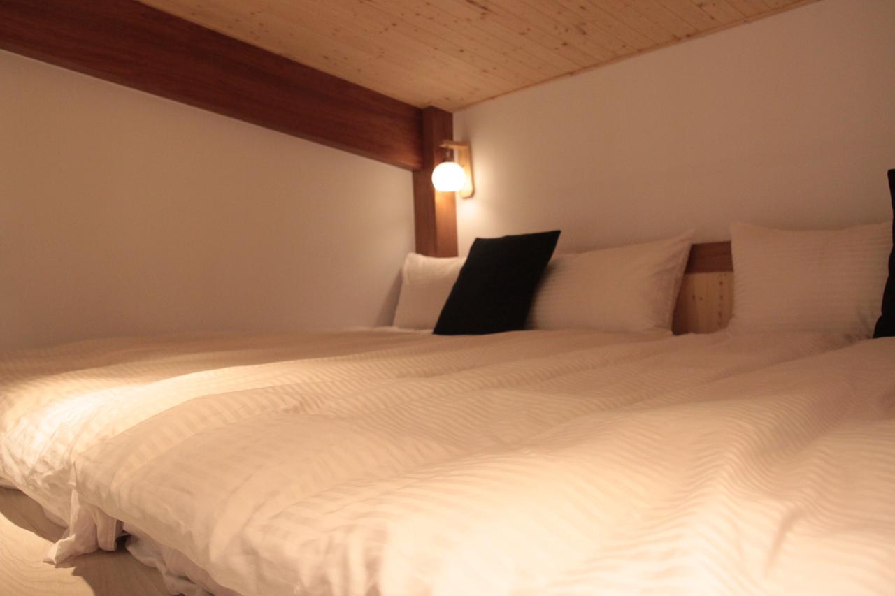 Lost Circle Homestay Tainan Esterno foto