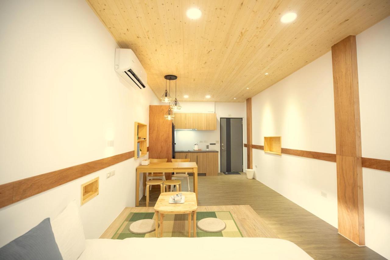 Lost Circle Homestay Tainan Esterno foto