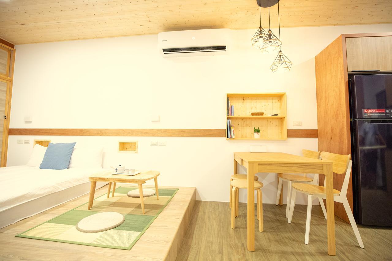 Lost Circle Homestay Tainan Esterno foto