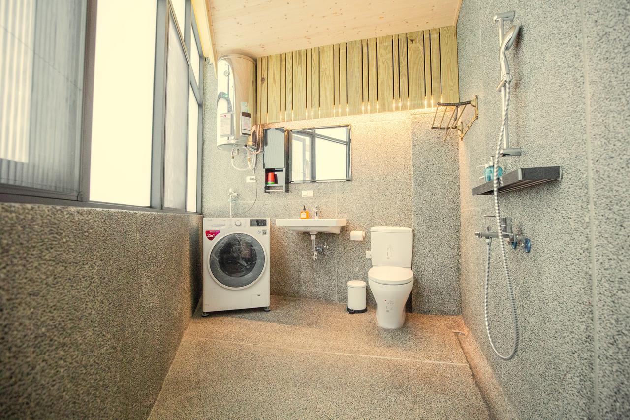 Lost Circle Homestay Tainan Esterno foto