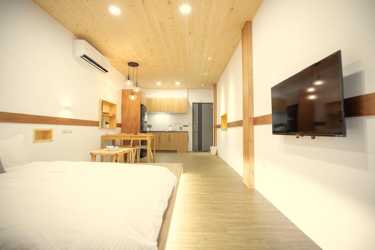 Lost Circle Homestay Tainan Esterno foto